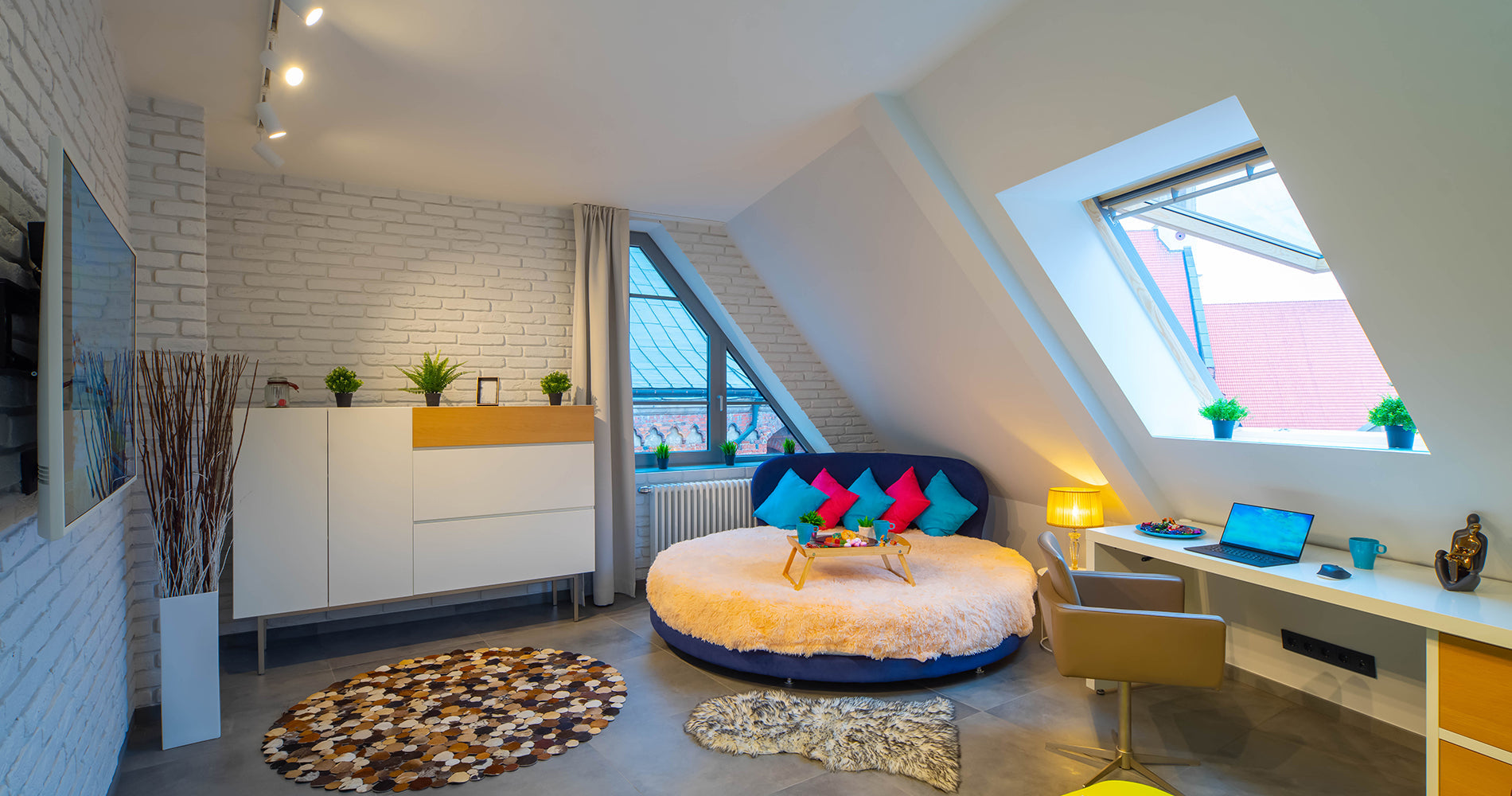 Jak rozplanować oświetlenie pokoju młodzieżowego na poddaszu?