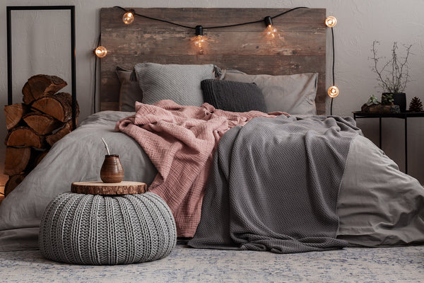 Jak wybrać nastrojową lampę do sypialni, która wprowadzi romantyczny klimat?