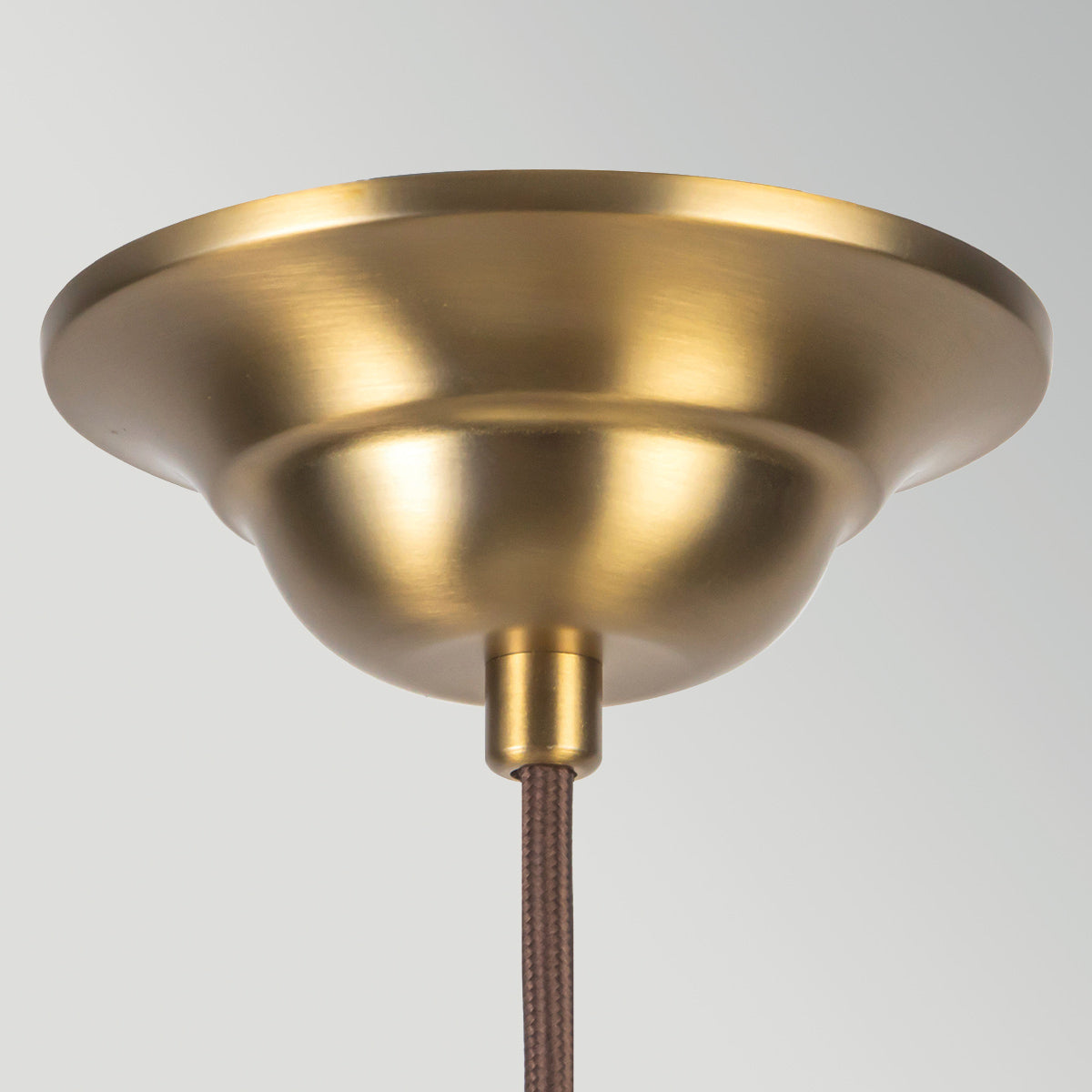 Crosby – parasolowata lampa wisząca z tkaniny, szczotkowane złoto Ø46