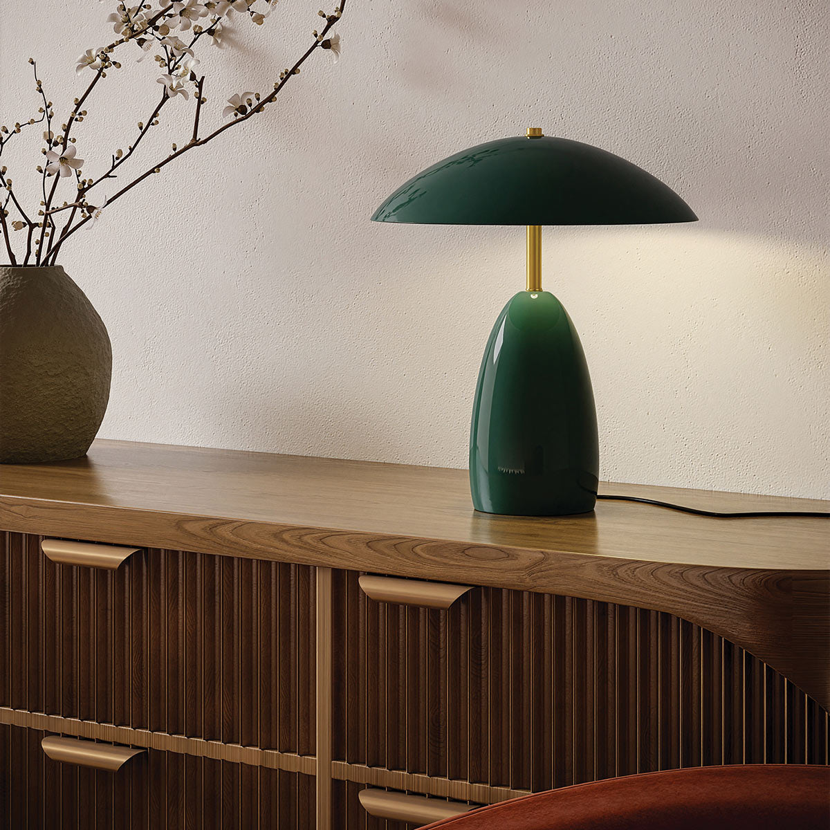 Poppy Medium – ciemnozielona lampa stołowa LED z aluminium Ø31