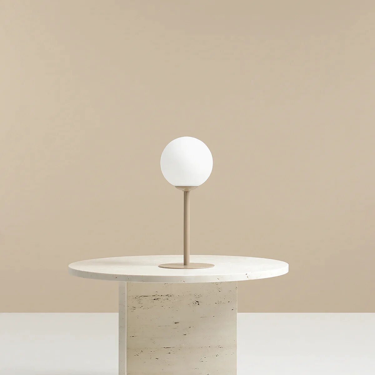 Beżowa lampa biurkowa, stojąca Pinne Beige - Aldex