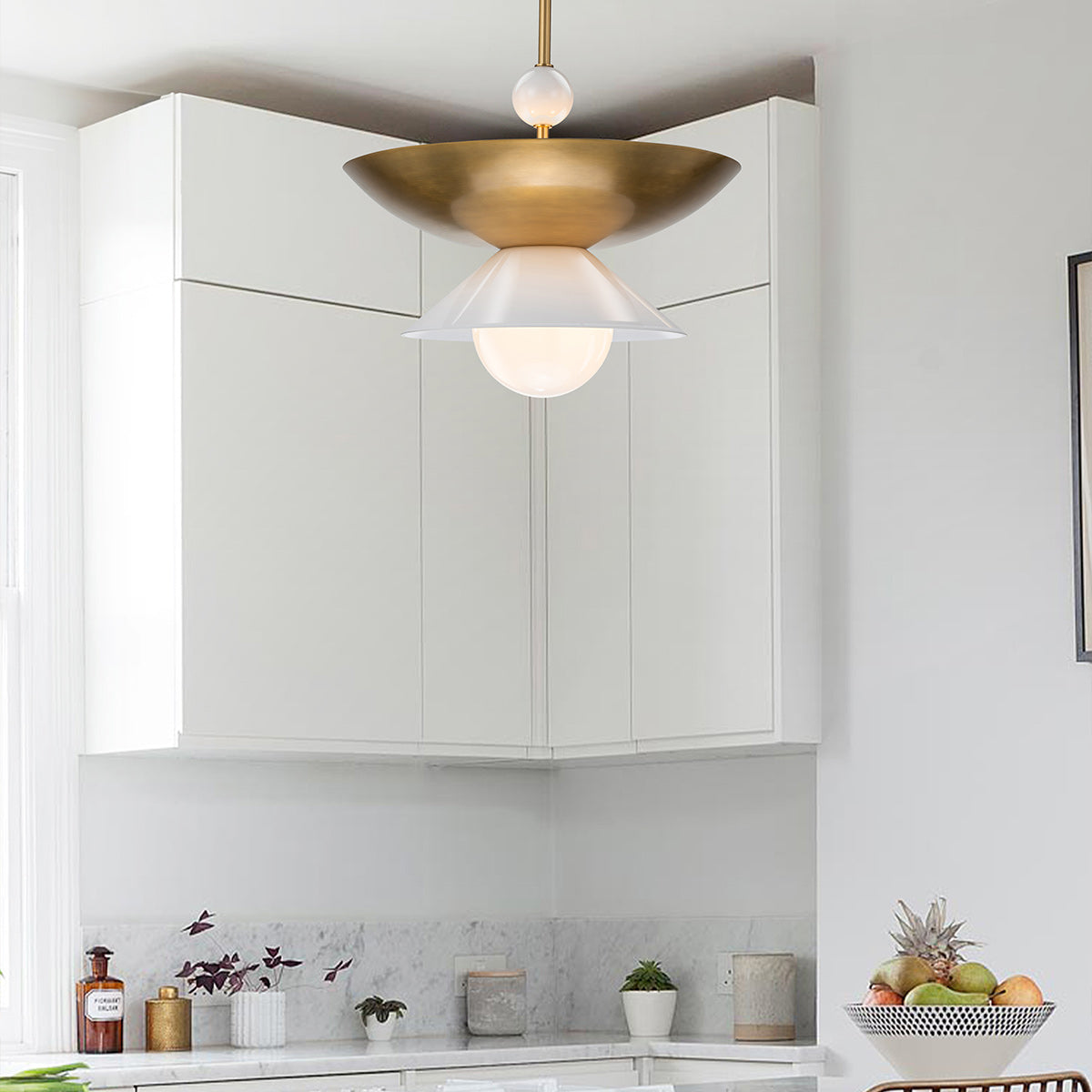 Duża lampa wisząca Saucer - 4 źródła światła - Postarzany mosiądz, Quintiesse - ePlafoniera.pl