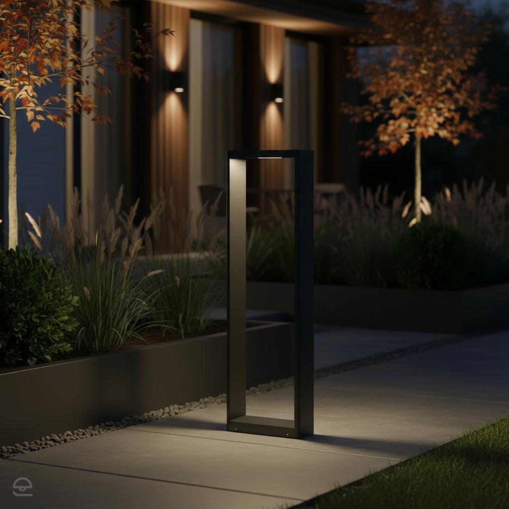 Zewnętrzna lampa ogrodowa stojąca Form B ramka LED z IP65 (ciemny popiel)