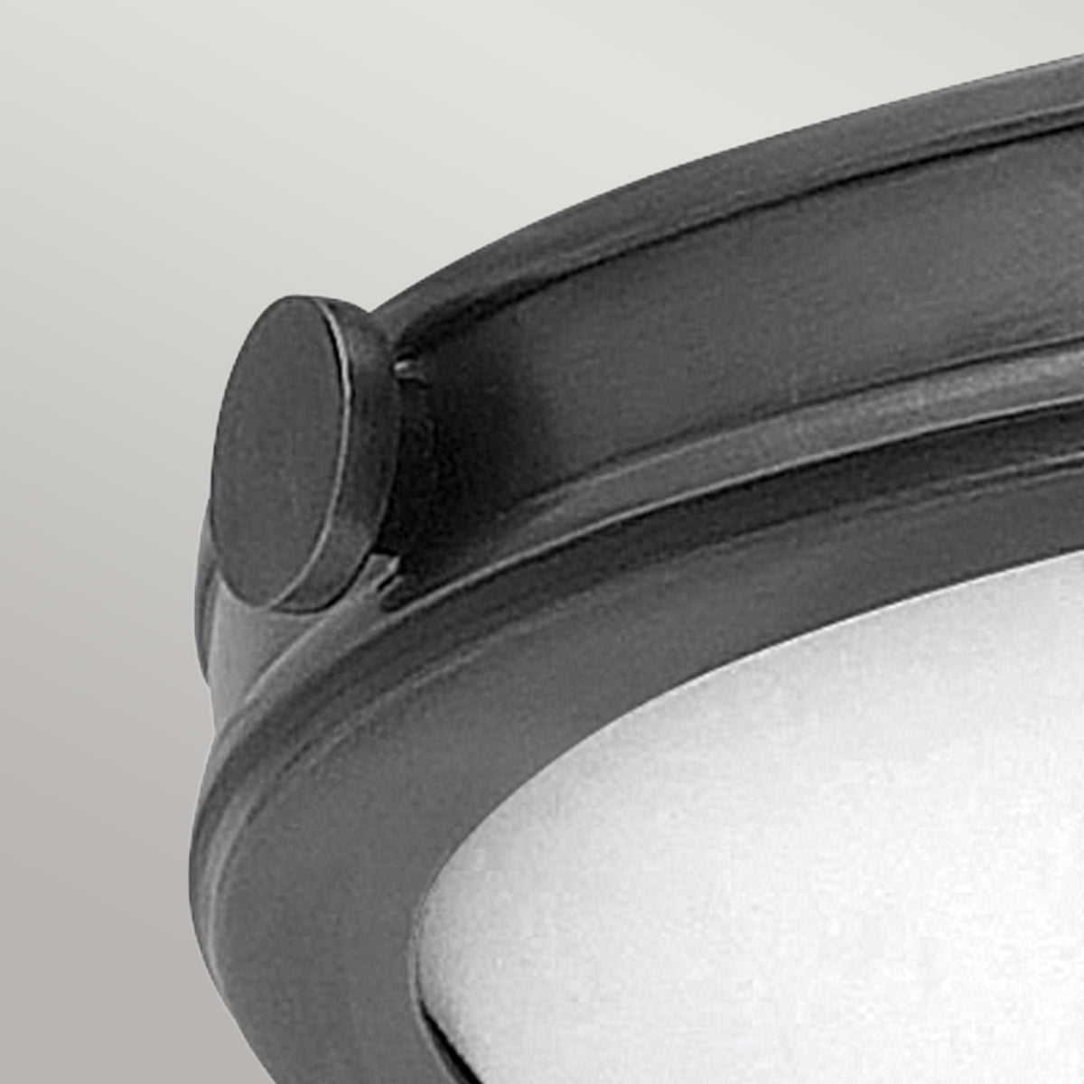 Collier Medium – plafon z opalowym szkłem w stylu lat 50., oksydowana czerń Ø48