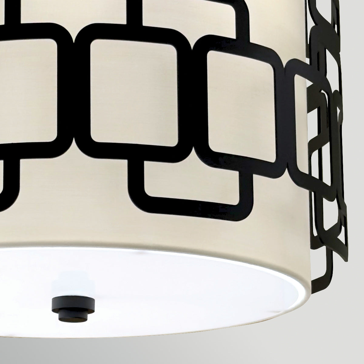 Sabina – lampa wisząca z geometrycznym ażurem i tkaninowym abażurem, czarna Ø38