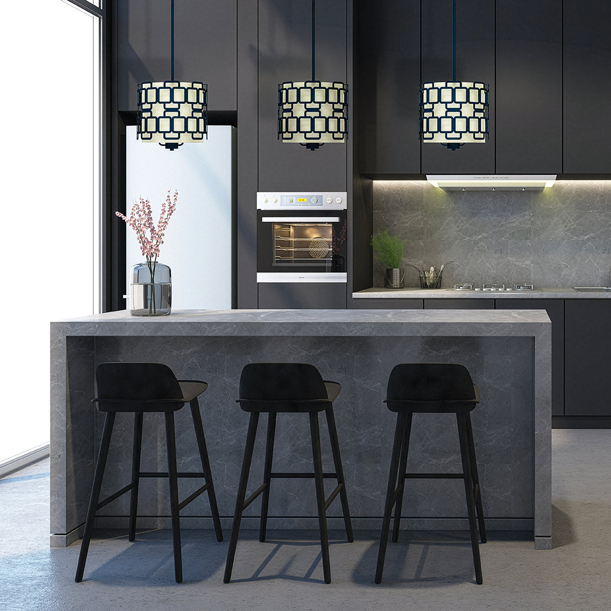 Sabina – lampa wisząca z geometrycznym ażurem i tkaninowym abażurem, czarna Ø38