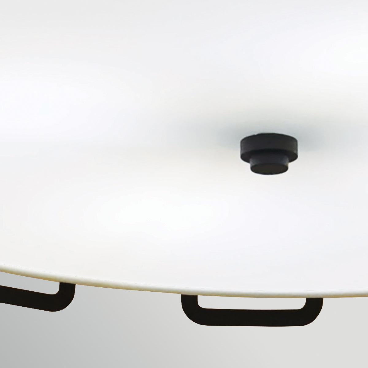 Sabina Large – lampa wisząca z geometrycznym ażurem i tkaninowym abażurem, czarna Ø57