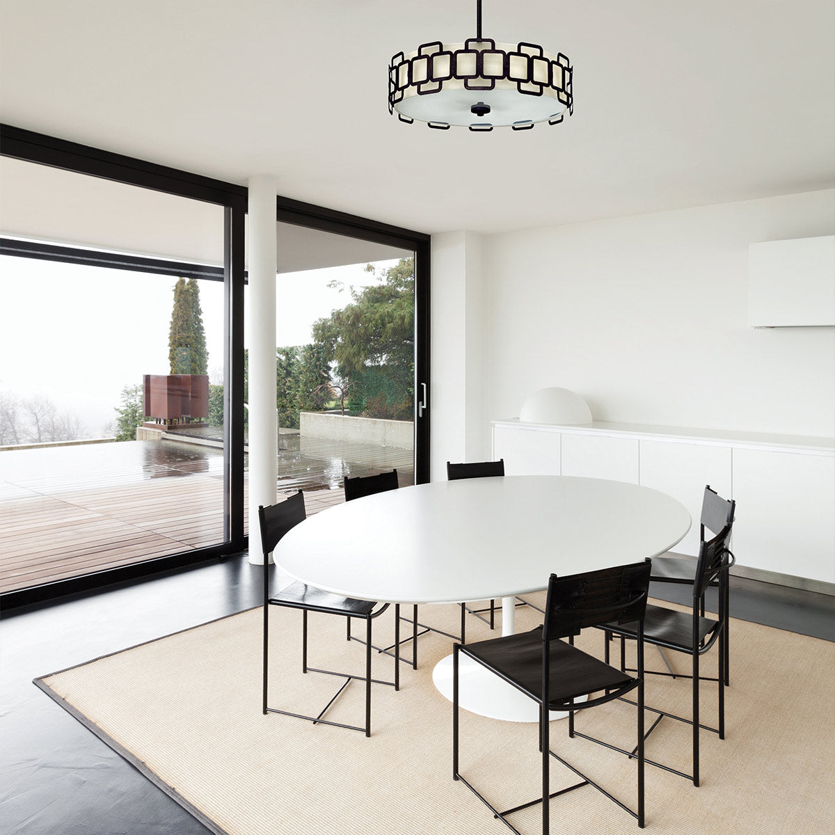 Sabina Large – lampa wisząca z geometrycznym ażurem i tkaninowym abażurem, czarna Ø57