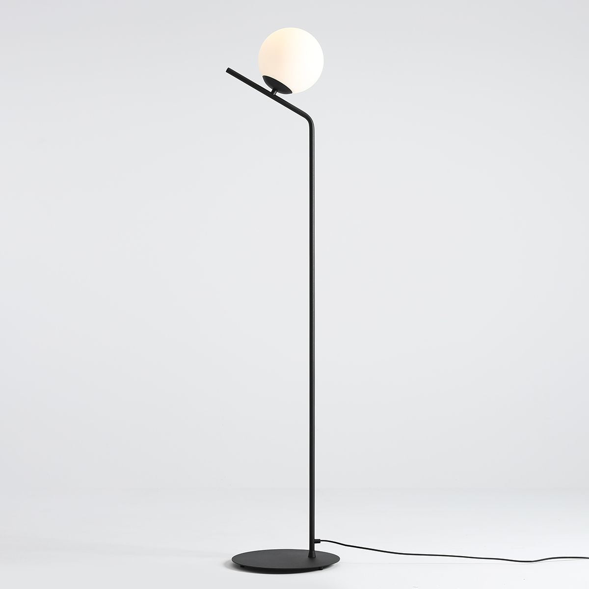 Lampa podłogowa, czarna Gallia Floor Black - Aldex, jedna mleczna kula 20cm (E27) 1095A1