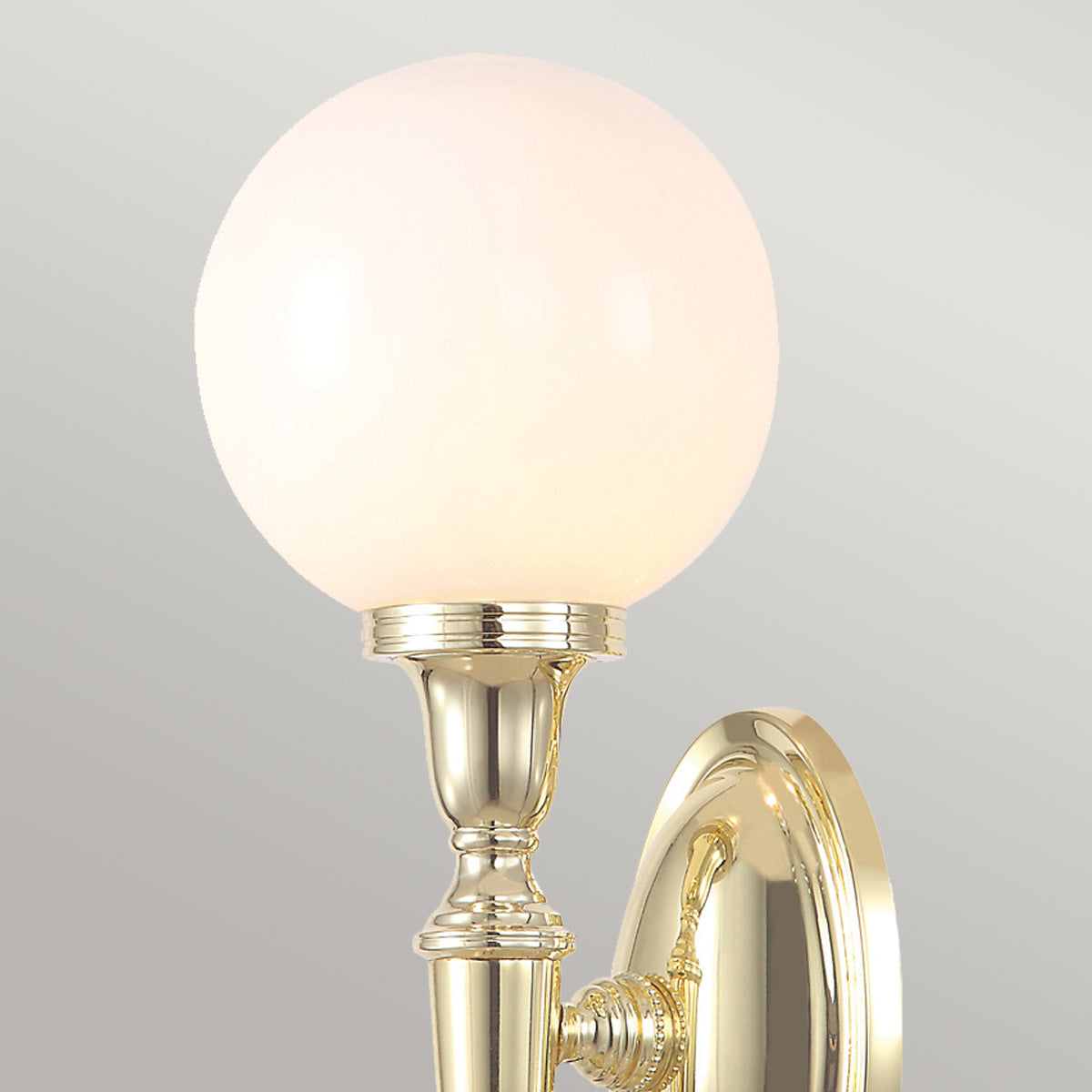 Lampa szklana Dryden / kinkiet do łazienki - kulka (chrom/mosiądz/nikiel) - Elstead (G9 1x4W)