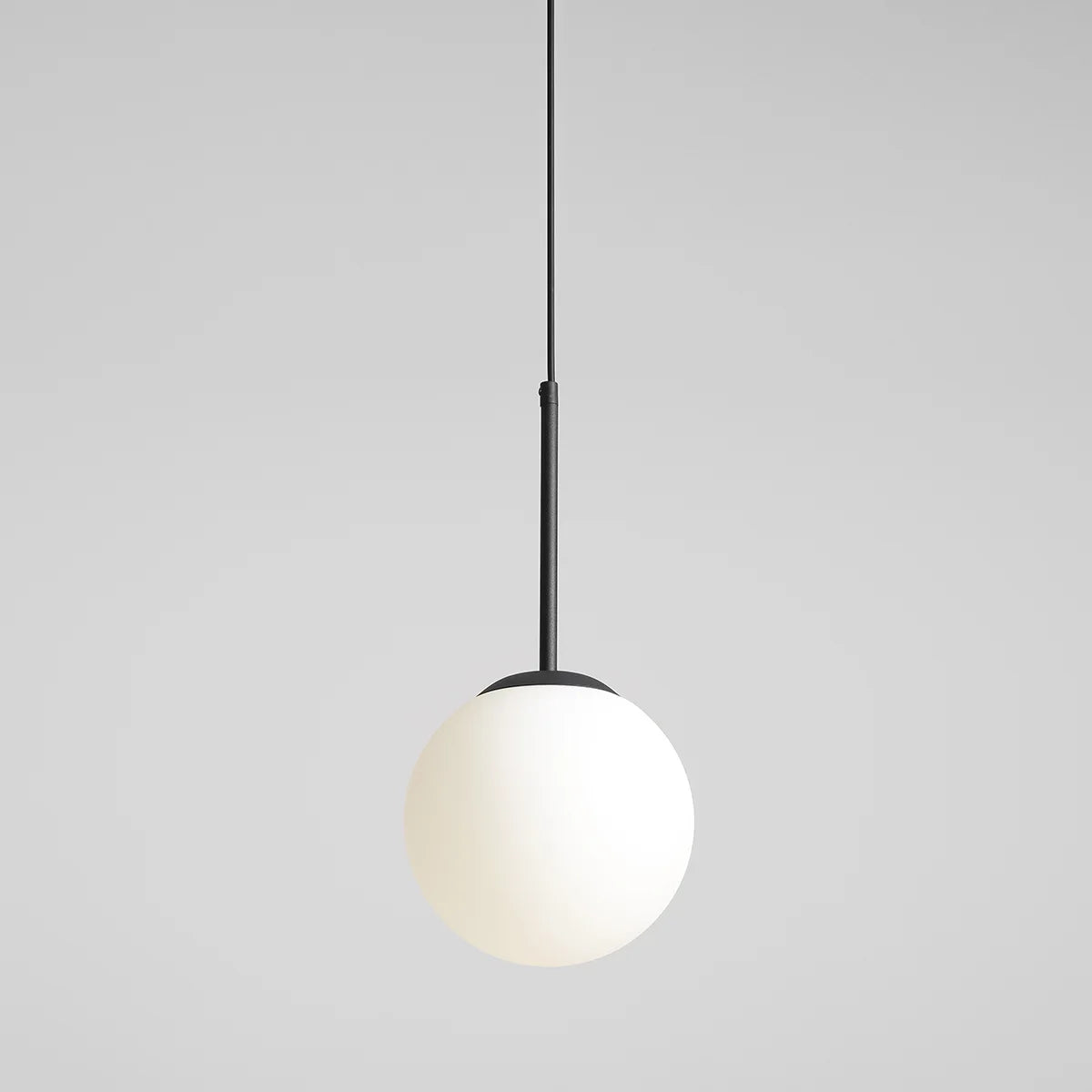 Lampa wisząca Bosso Mini 20 Black, jedna mleczna kula - Aldex (20cm, E27) 1087XS1