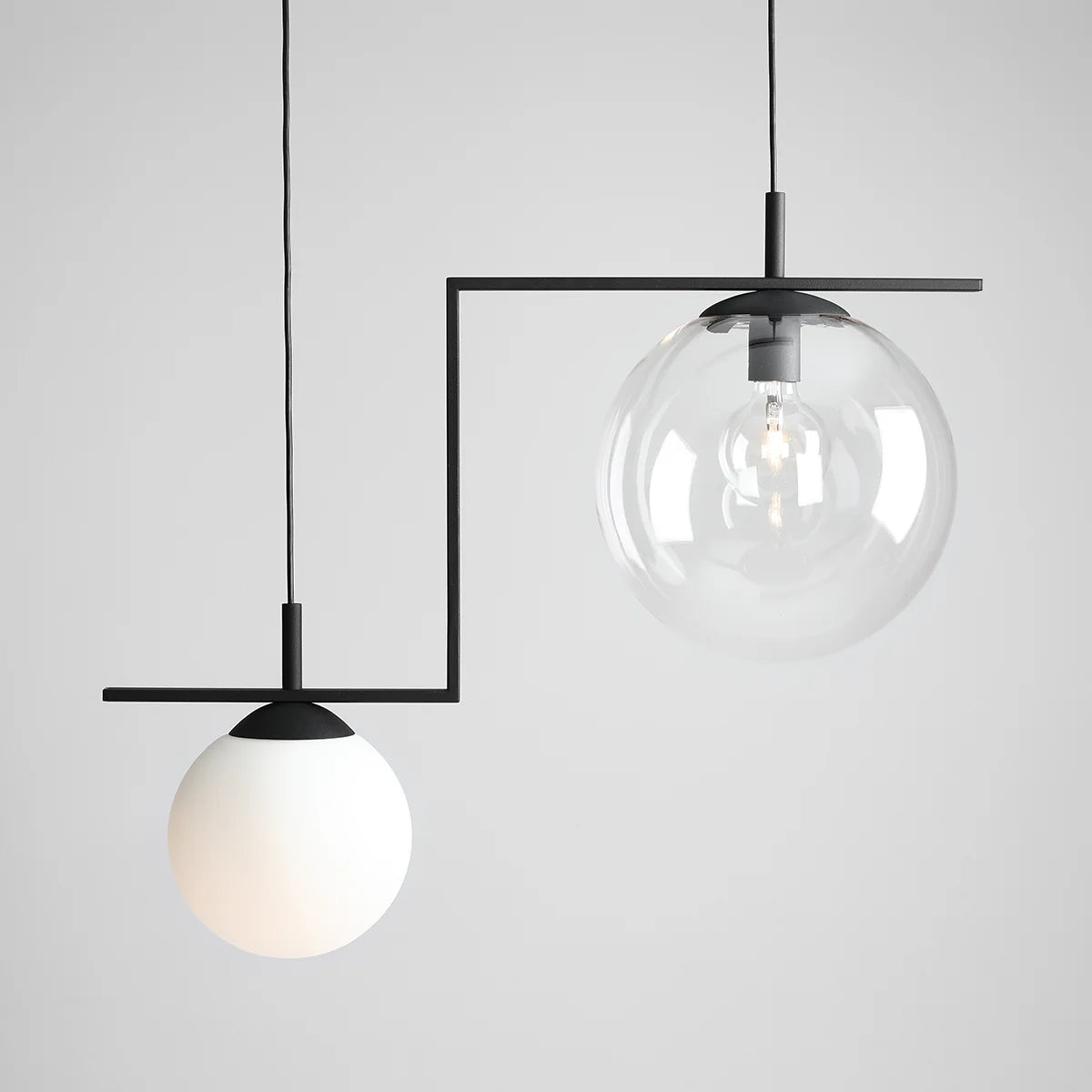 Lampa wisząca dwie kule, czarny żyrandol (2xE27) Aldex (zac