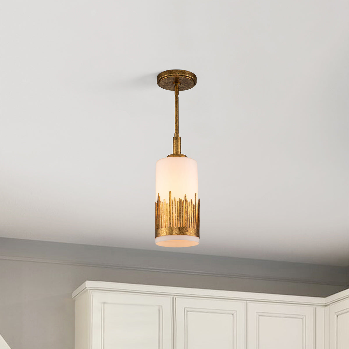 Lampa wisząca Sawgrass - 1 źródło światła - Płatkowe złoto, Quintiesse - ePlafoniera.pl