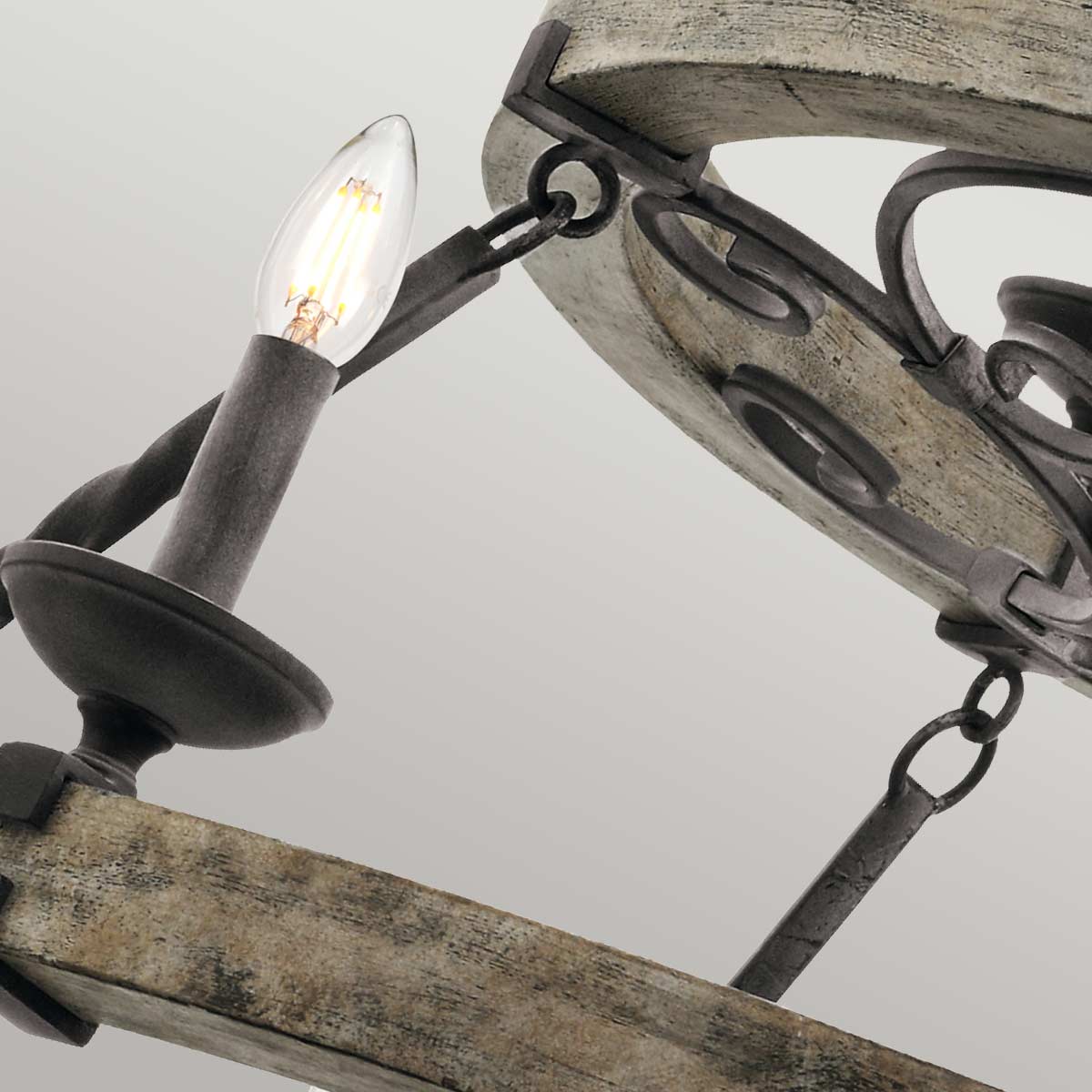 Lampa wisząca - zamkowy żyrandol (drewno, metal, 112cm) do salonu holu (15xE14) Kichler (Taulbee)