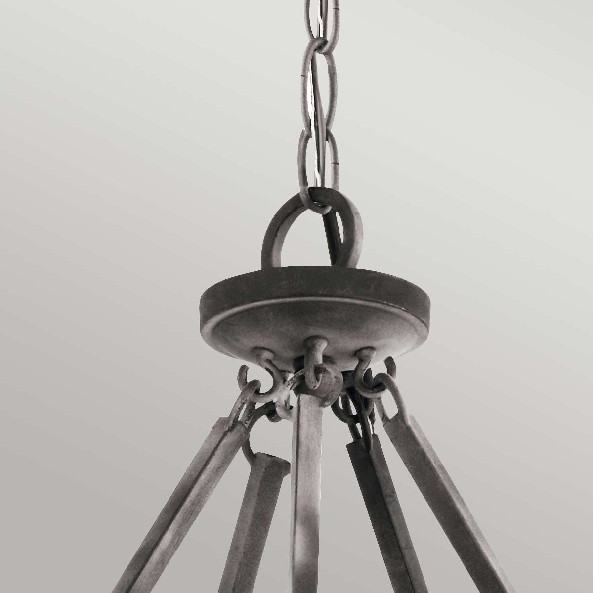 Lampa wisząca - zamkowy żyrandol (drewno, metal, 112cm) do salonu holu (15xE14) Kichler (Taulbee)