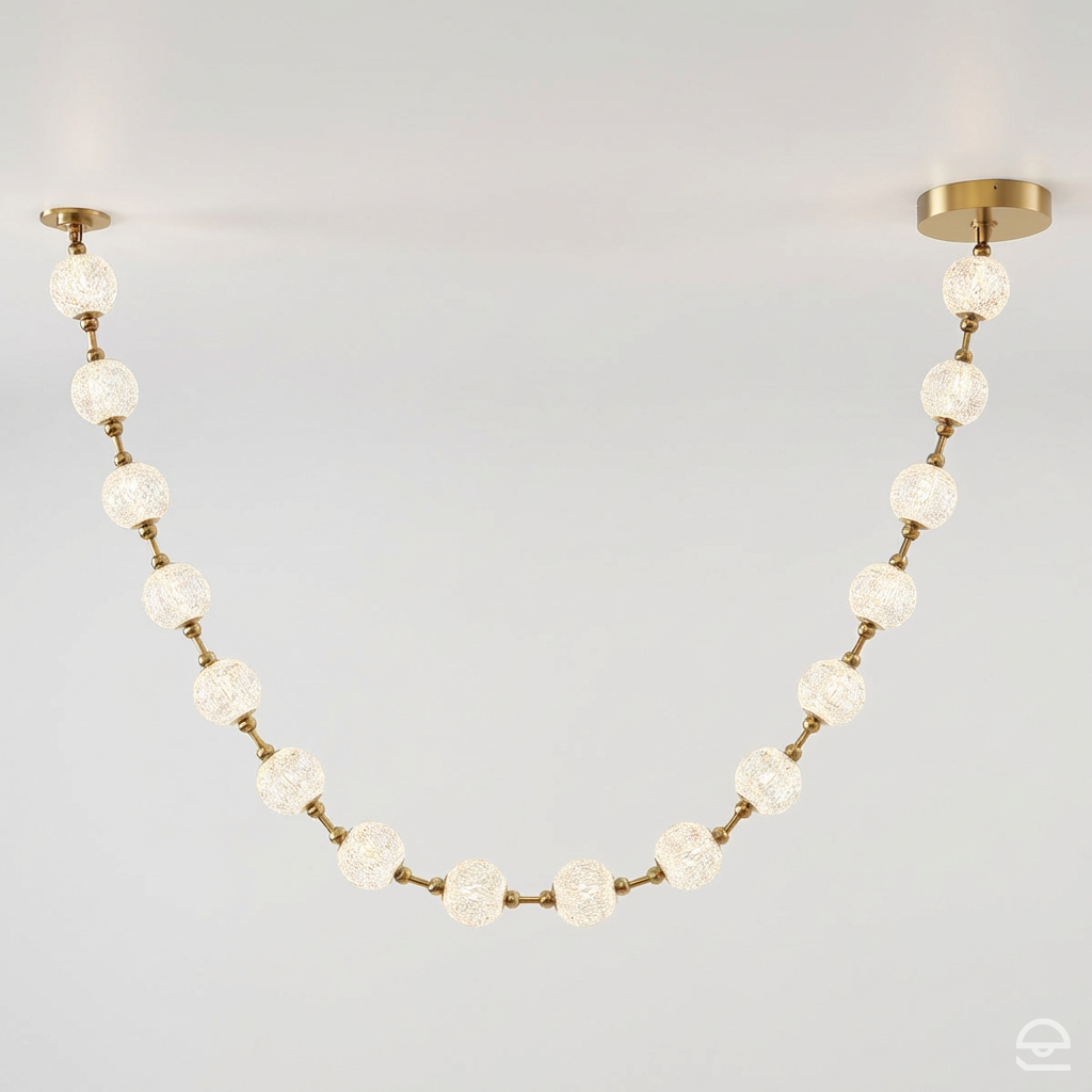 Marni Grand – długa girlanda z 16 kryształowych kul, naturalny mosiądz