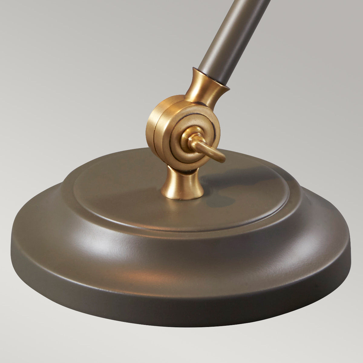 Metalowa lampa (szara - mosiądz) stołowa - biurkowa do salonu sypialni (1xE27) Elstead (Provence)
