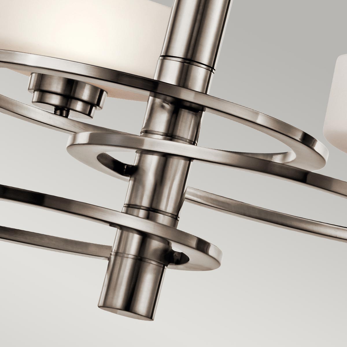 Lampa wisząca w stylu nowojorskim Aleeka szklane klosze pewter