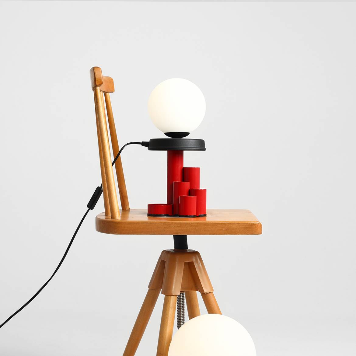 Nowoczesna lampka nocna Ball Table - Czarna/Biała - Aldex 1076B