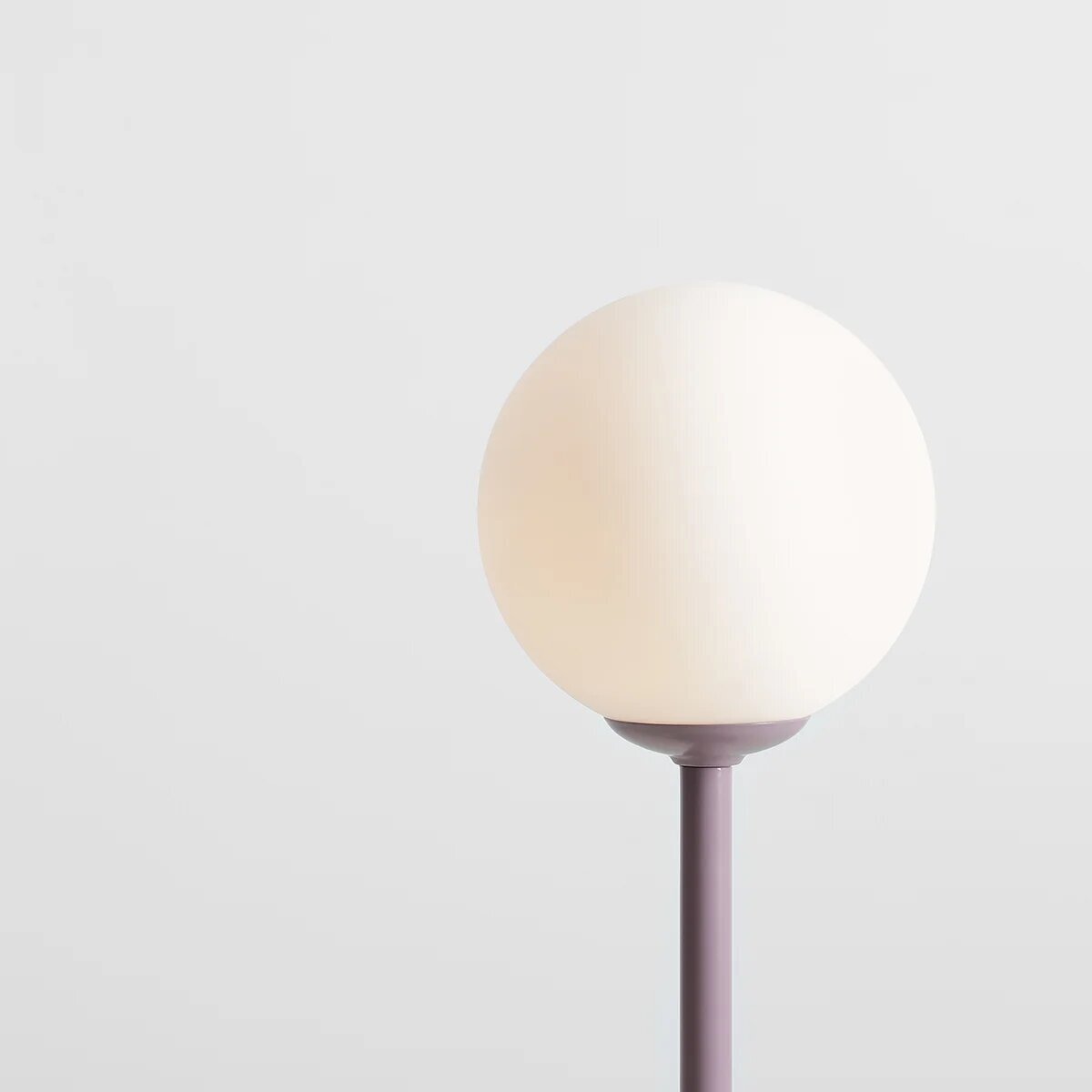 Pastelowa lampa stojąca do sypialni i salonu Pinne Lilac - Aldex
