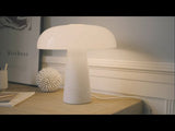 Glossy | Marmurowa biała lampa stołowa z włącznikiem i szklanym kloszem  | Design For The People