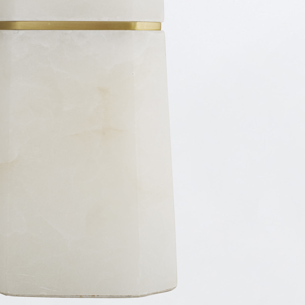 Dosman – lampa stołowa z alabastru, antyczny mosiądz