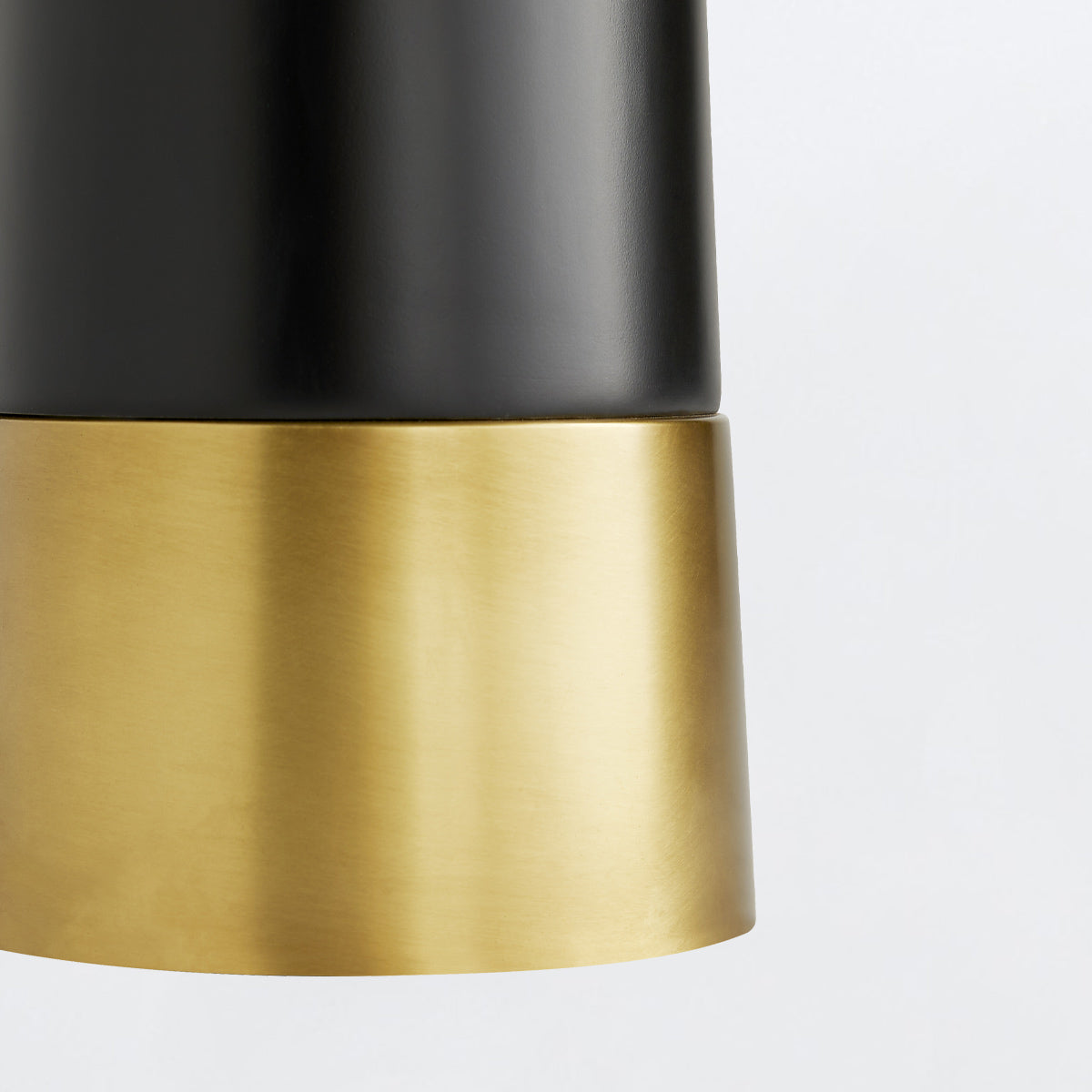 Elden Lobby – lampa podłogowa stożkowa, czarny mat i mosiądz