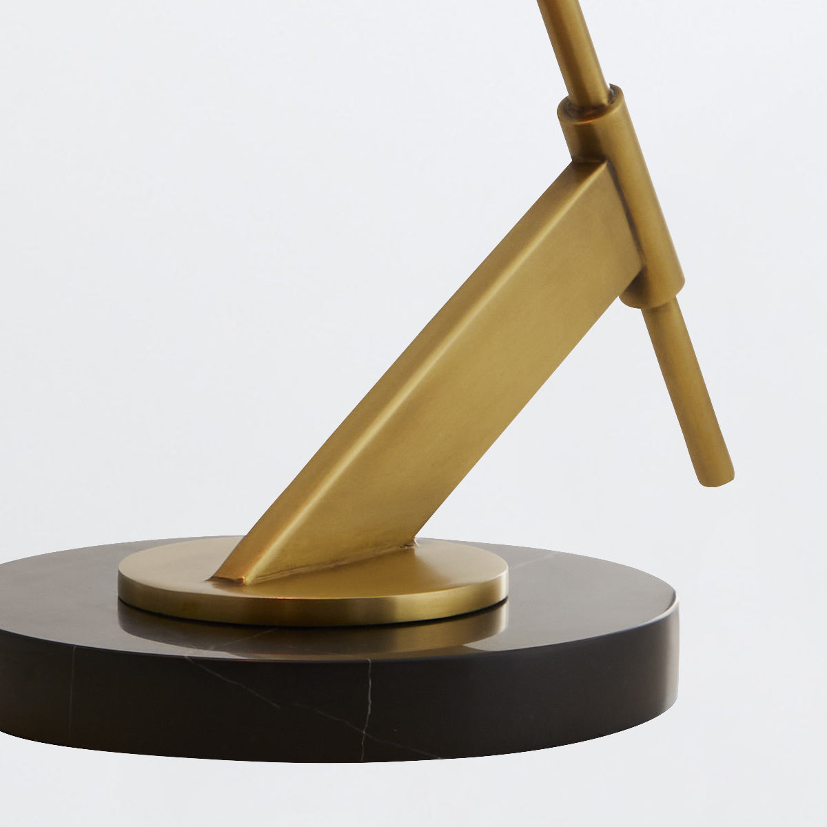 Jenkins – lampa biurkowa z marmuru i mosiądzu, Mid-Century