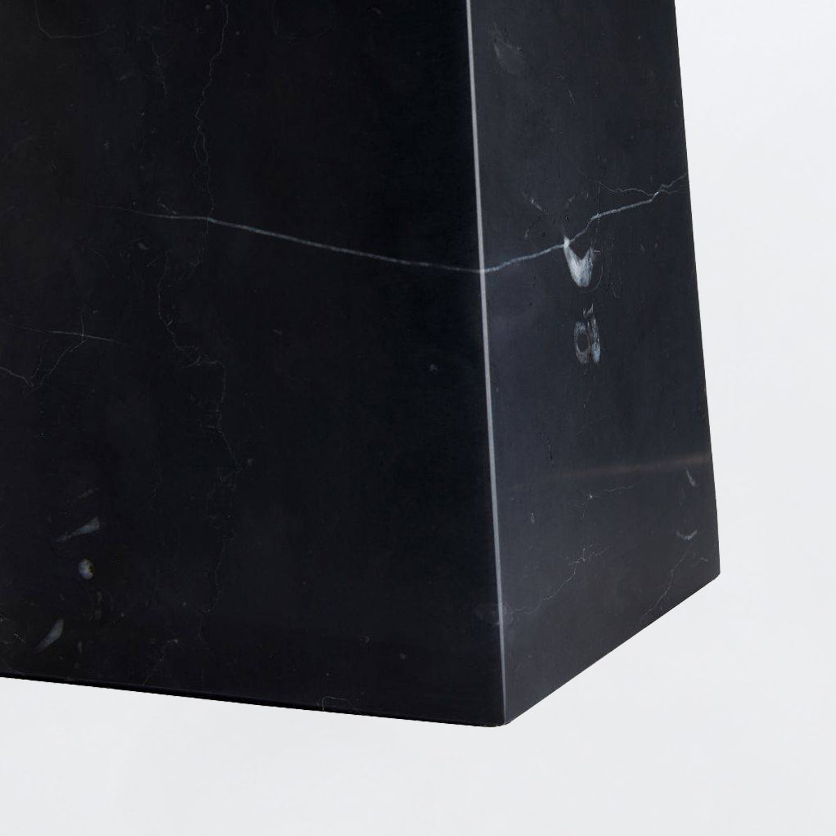 Osbert – lampa stołowa T-shape, czarny marmur i brąz