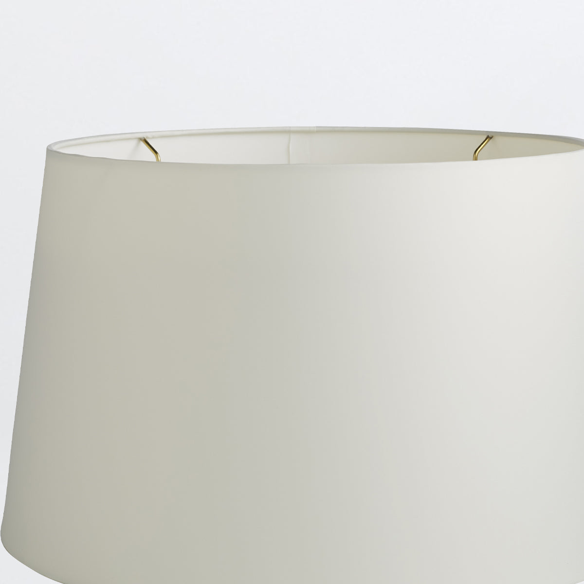 Tassel – lampa stołowa z jedwabistym chwostem kość słoniowa