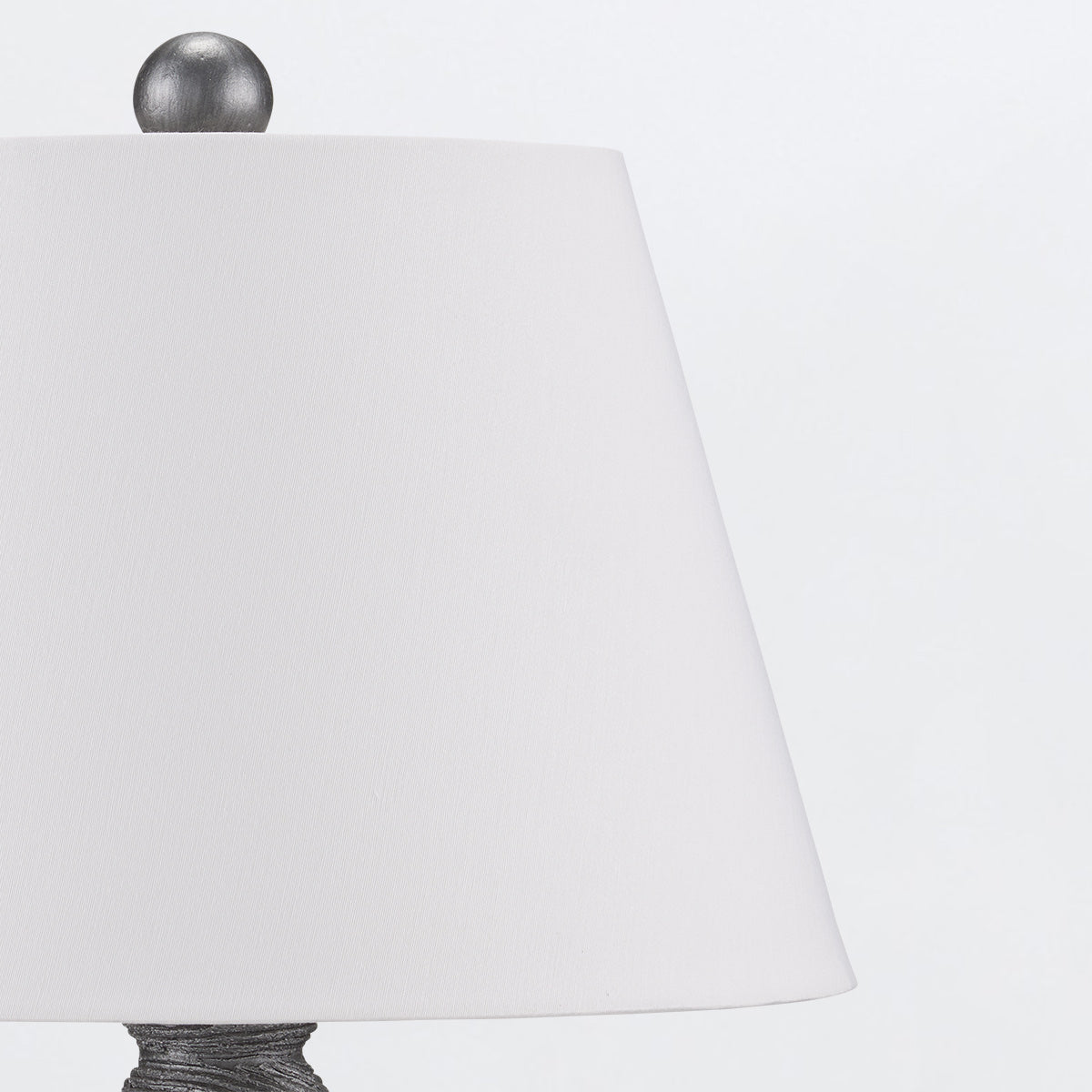 Basalt – ceramiczna lampa stołowa z abażurem jedwabnym shantung