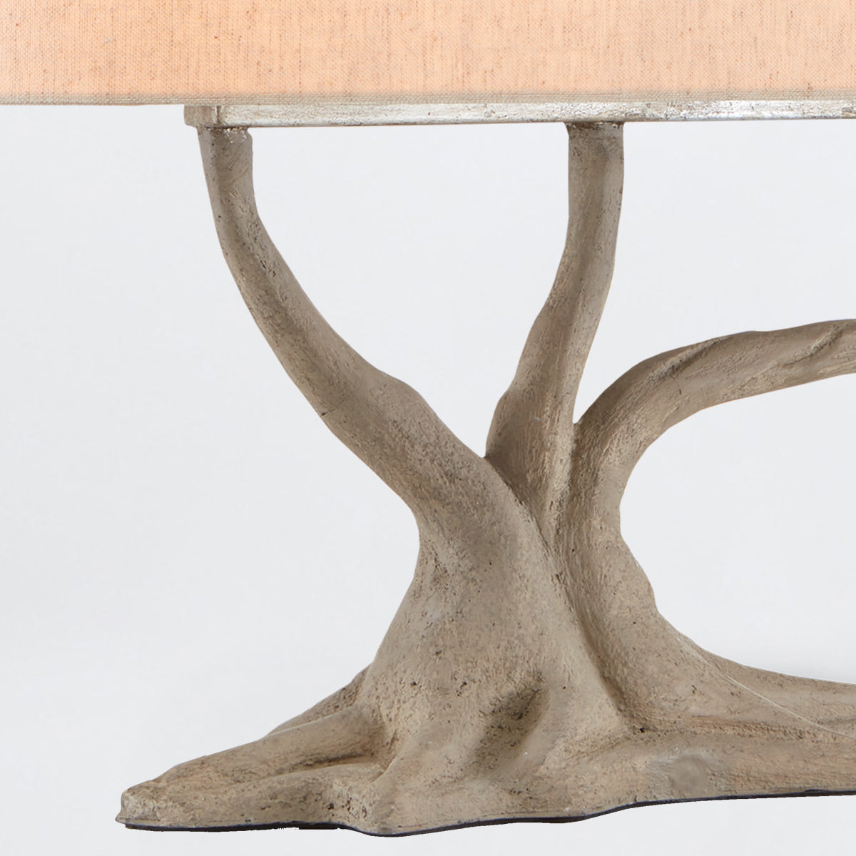 Cotswold – lampa stołowa bonsai z betonu i żelaza z lnianym abażurem