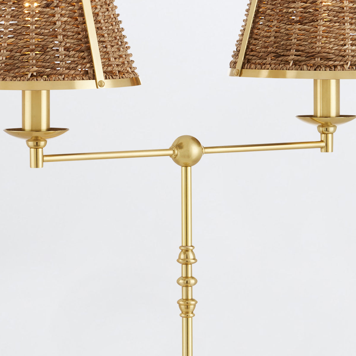 Deauville Twin – lampa stołowa z plecionymi abażurami z trawy morskiej, polerowany mosiądz