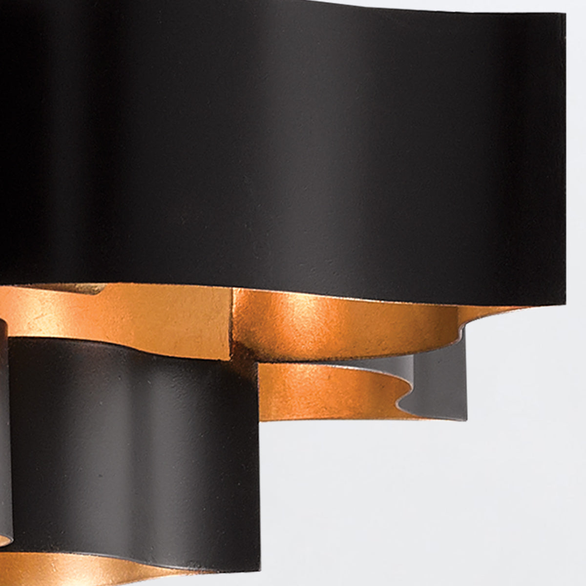 Grand Lotus – żyrandol kwiat lotosu z czarnego metalu, złote wnętrze