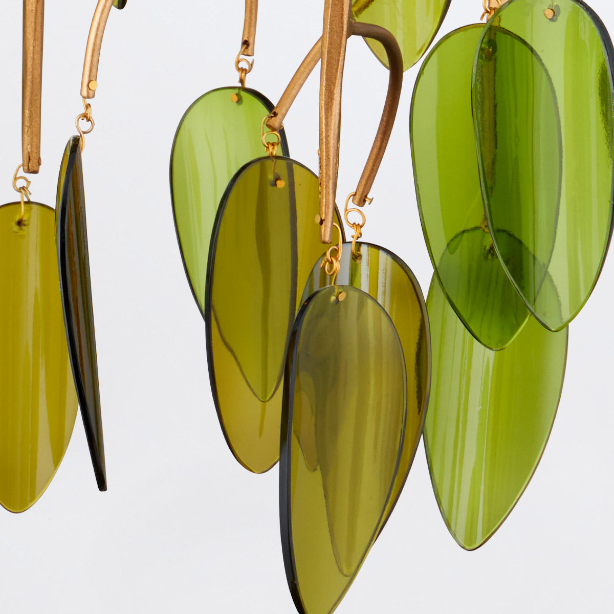Midsummer – lampa wisząca z kaskadą liści ze szkła recyklingowego