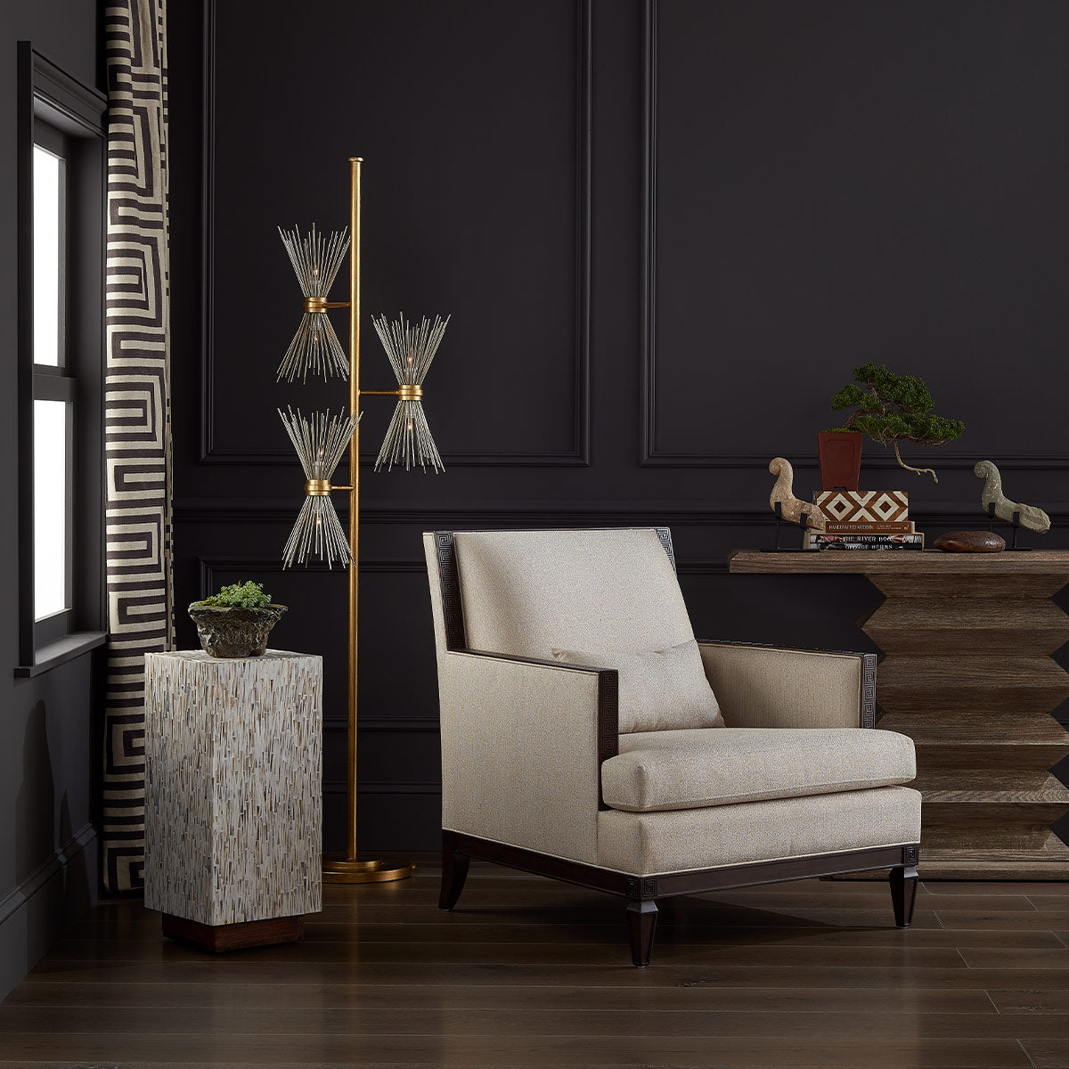 Novatude Floor – lampa podłogowa z kutego żelaza w płatkowym złocie i srebrze