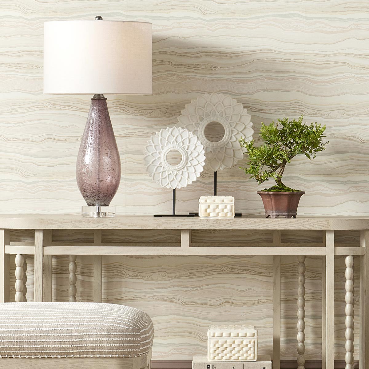 Optimist Amethyst – lampa stołowa z nakrapianego szkła fiolet, kryształowa baza i len