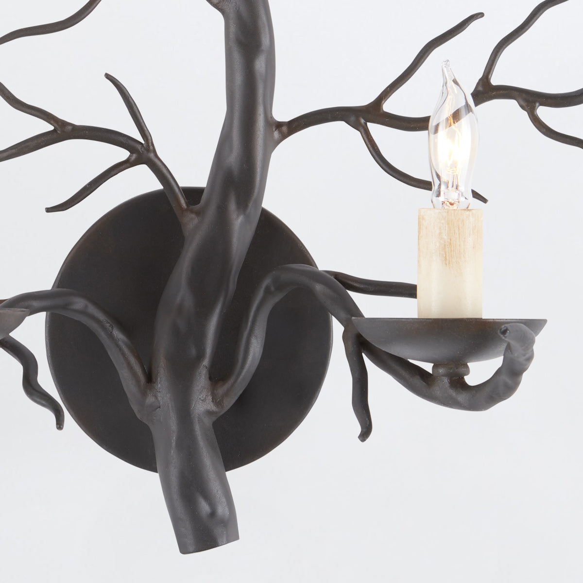 Treetop – kinkiet w formie naturalnej gałęzi z kutego żelaza