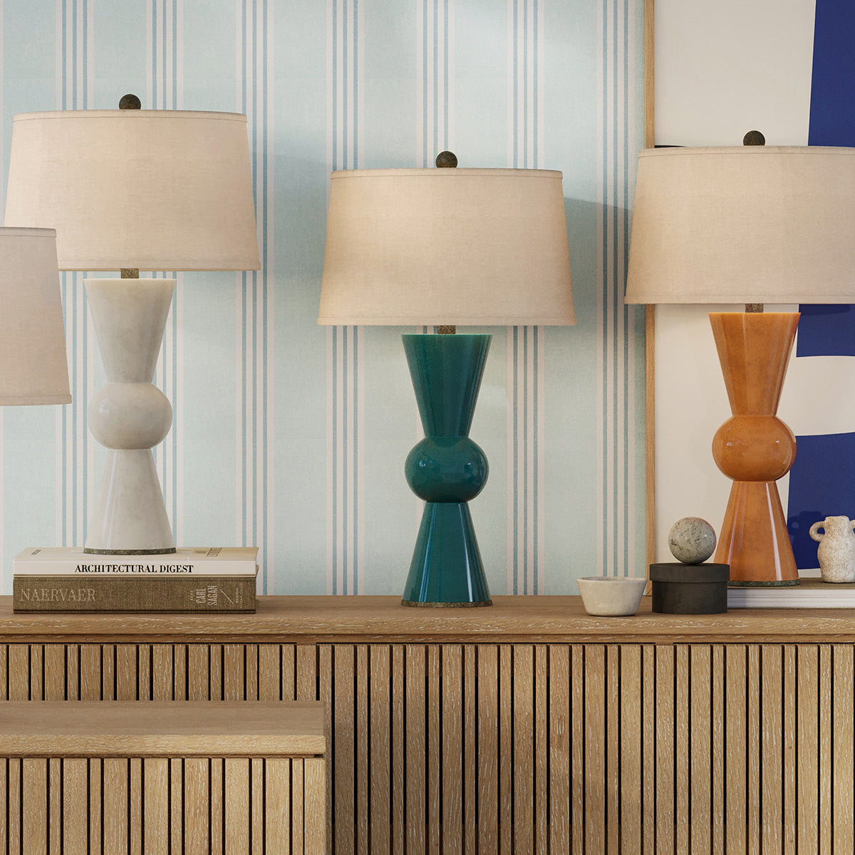 Upbeat Teal – ceramiczna lampa stołowa w odcieniu morskim, kute żelazo i lniany abażur