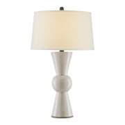 Upbeat White – ceramiczna lampa stołowa antyczna biel, kute żelazo i lniany abażur
