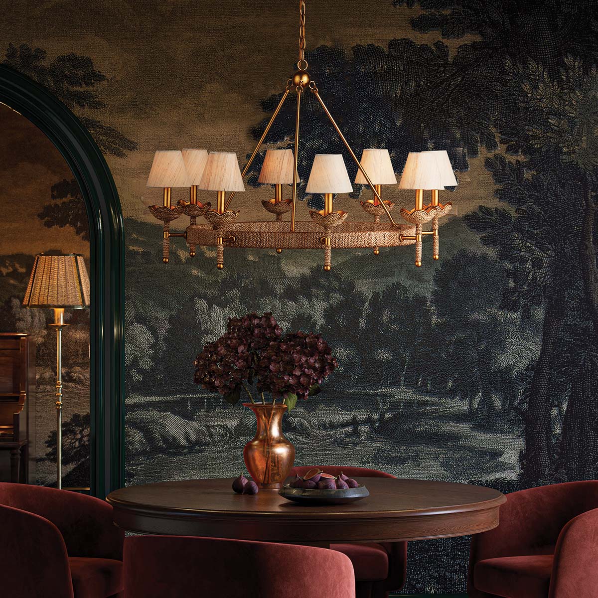 Vichy – żyrandol owinięty naturalną abaką z kutego żelaza, płatkowe złoto i lniane abażury