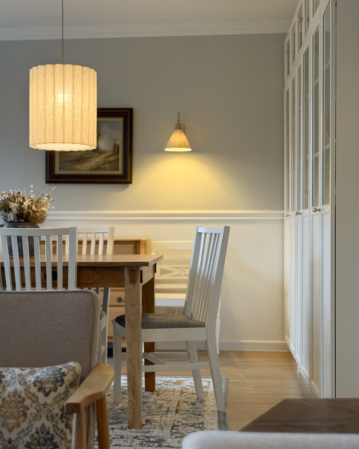 Onde I – lampa wisząca z naturalnego lnu o falowanych bokach Ø35
