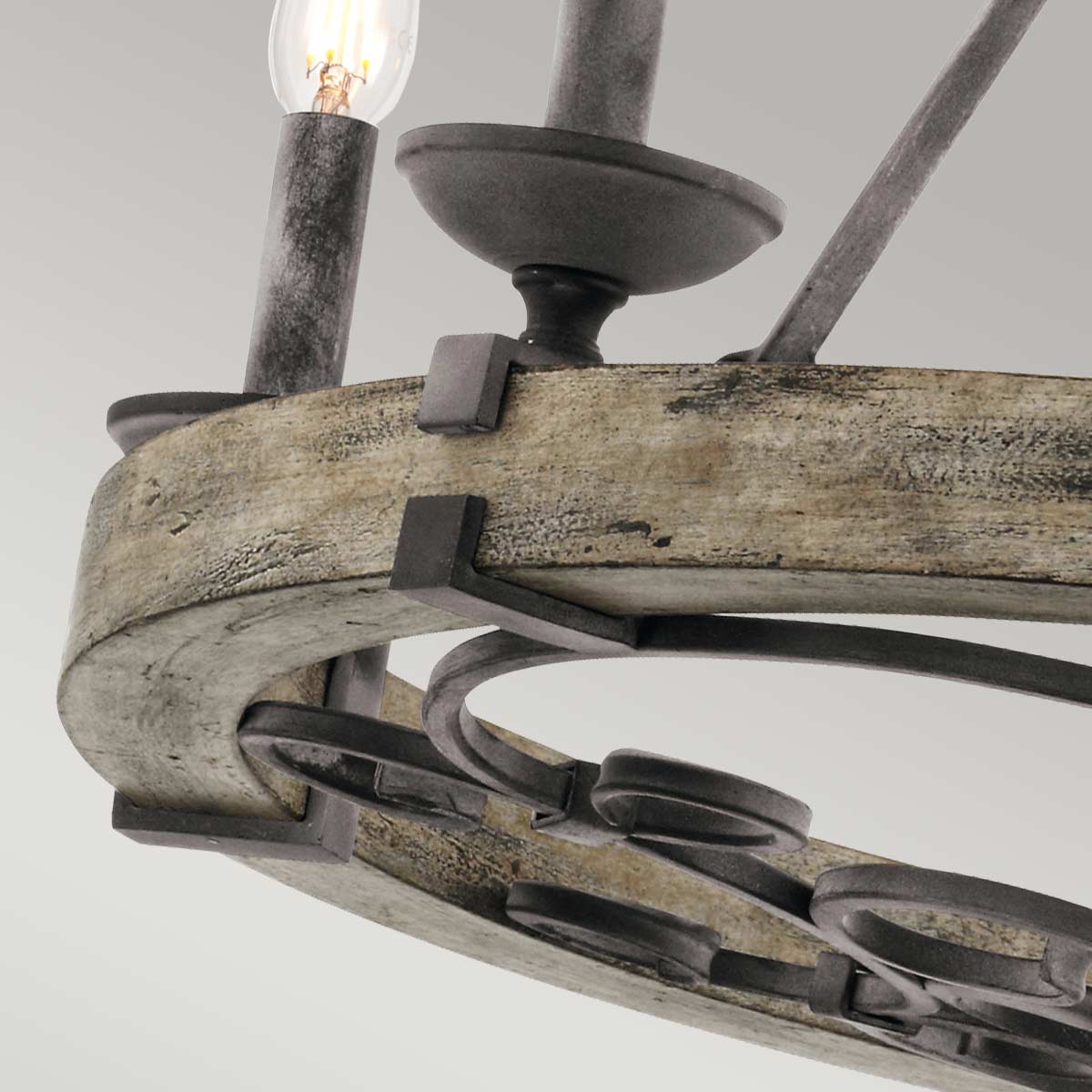 Rustykalny, drewniany żyrandol pałacowy Taulbee, 72 cm - Kichler