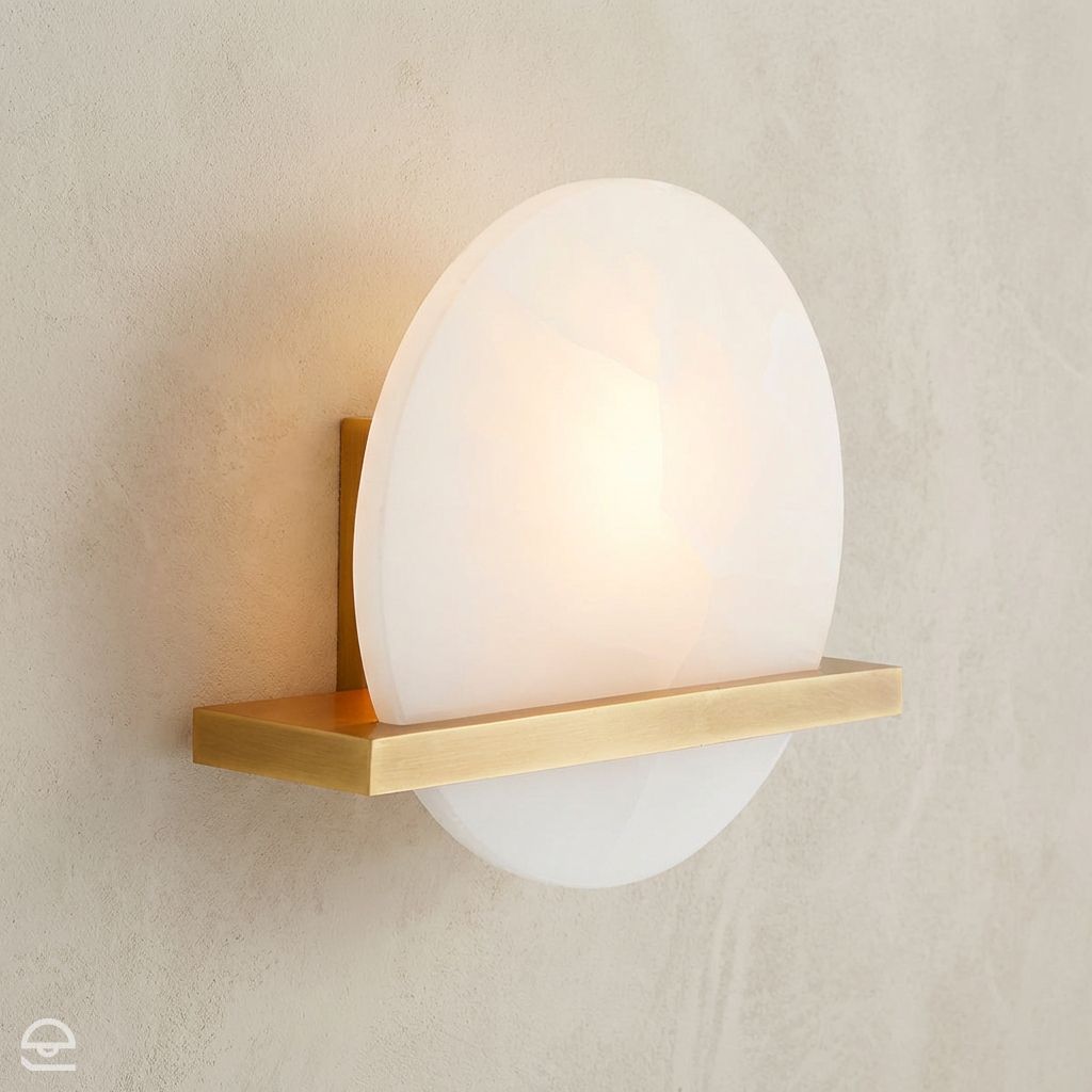 Savion – kinkiet z białym onyksem i mosiądzem, antyczny mosiądz