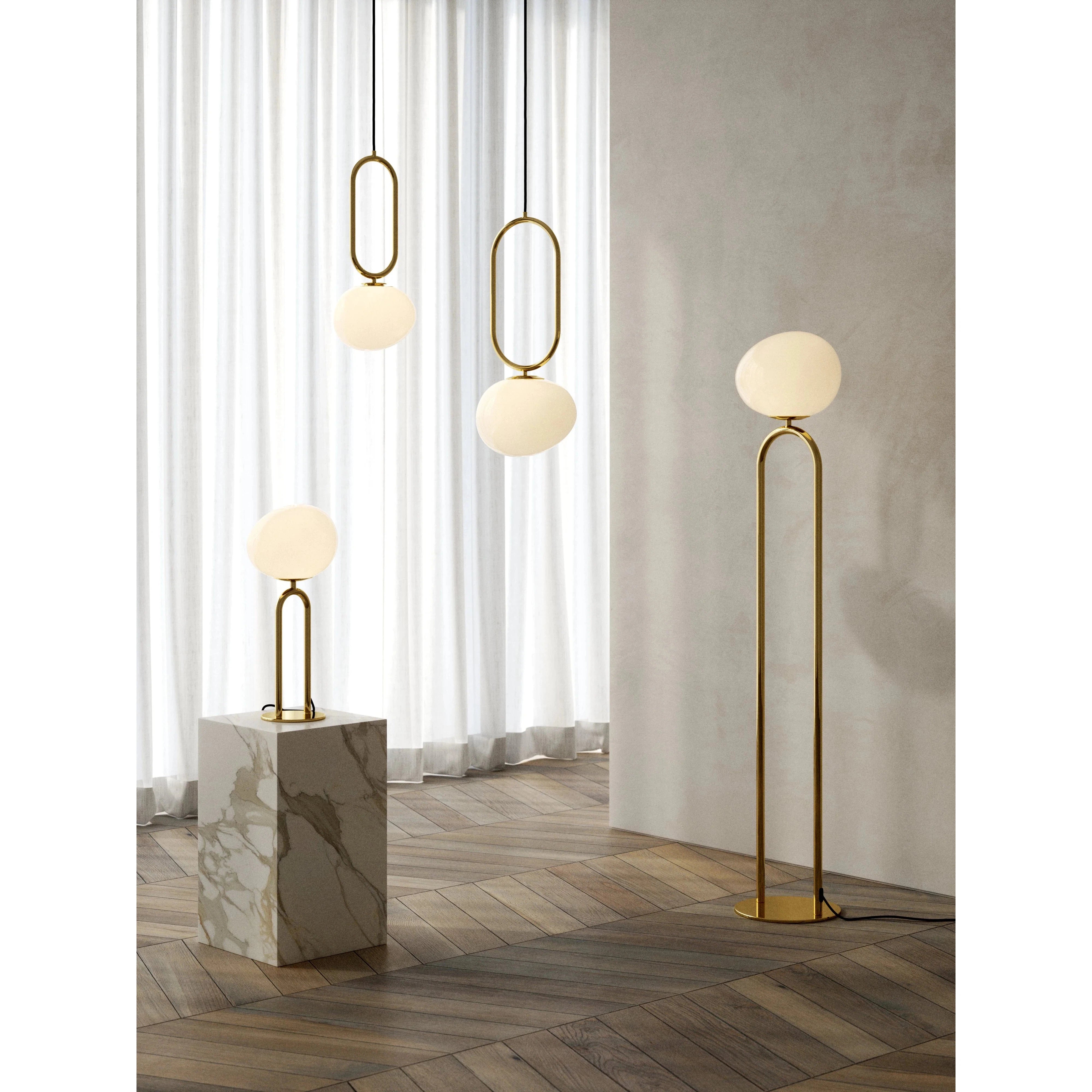 Shapes | Lampa podłogowa do salonu z błyszczącym mosiądzem | Design For The People