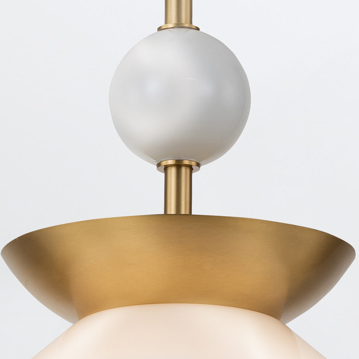 Średnia lampa wisząca Saucer - 1 źródło światła - Postarzany mosiądz, Quintiesse - ePlafoniera.pl