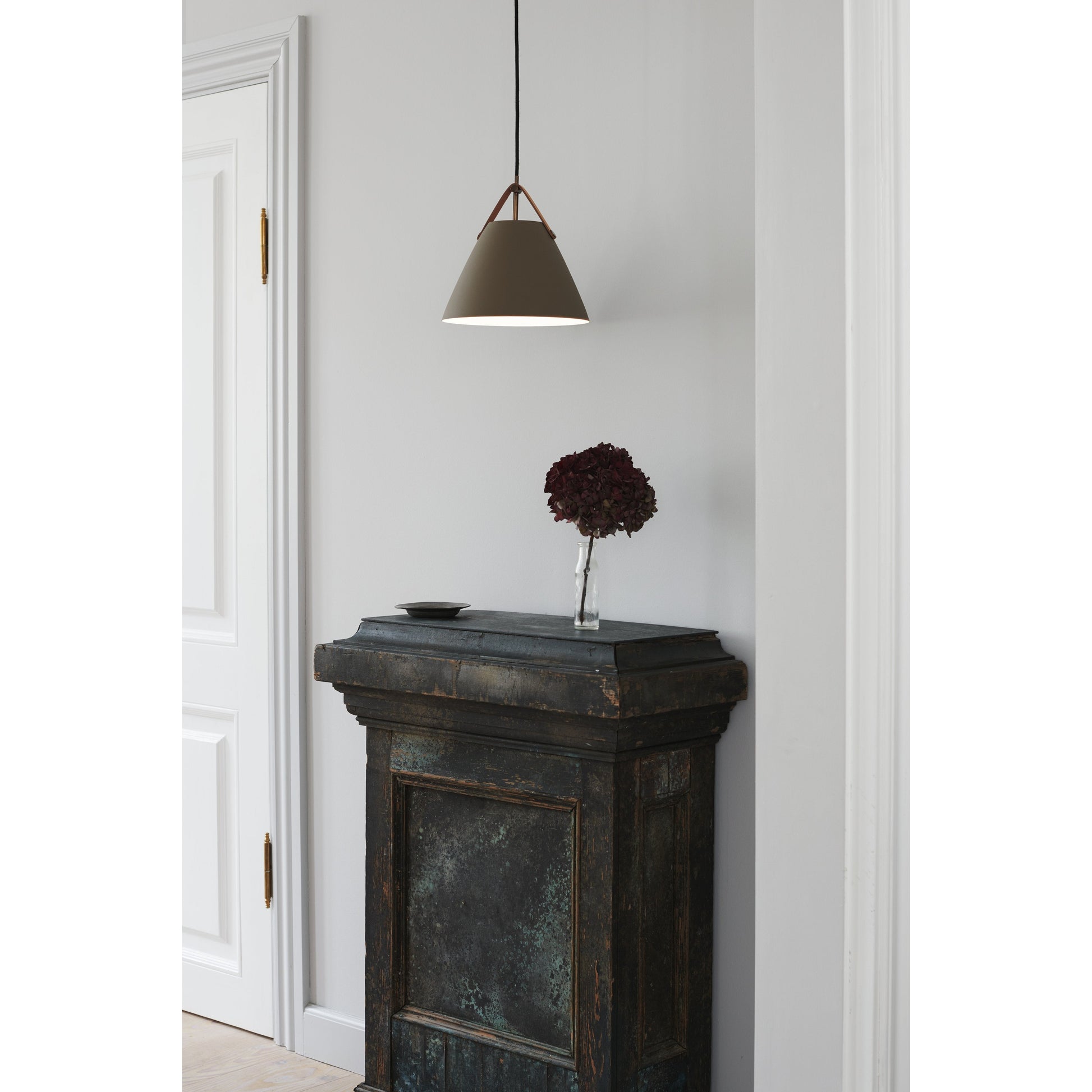 Strap 27 | Pendant | Beige, Design For The People - ePlafoniera