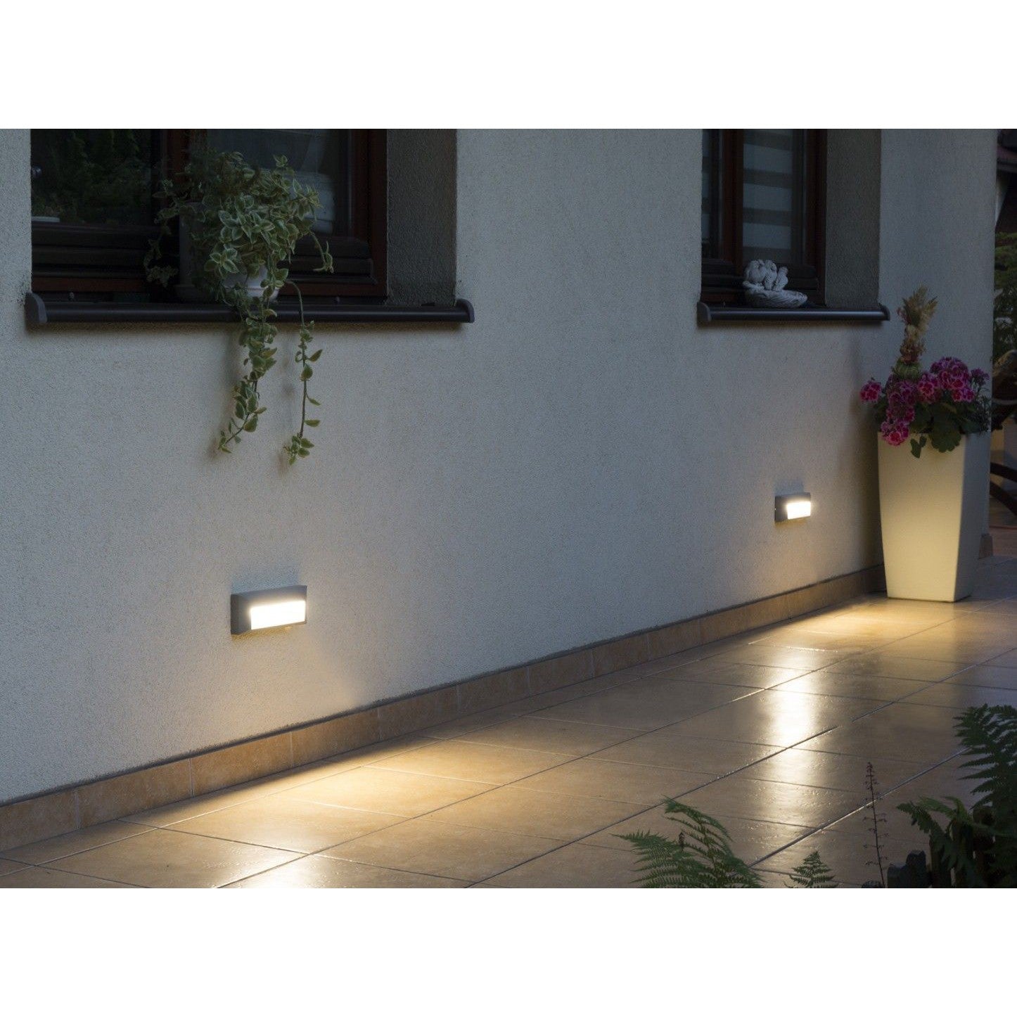 Szara lampa elewacyjna wpuszczana / natynkowa z IP65 Mur PC - SU-MA